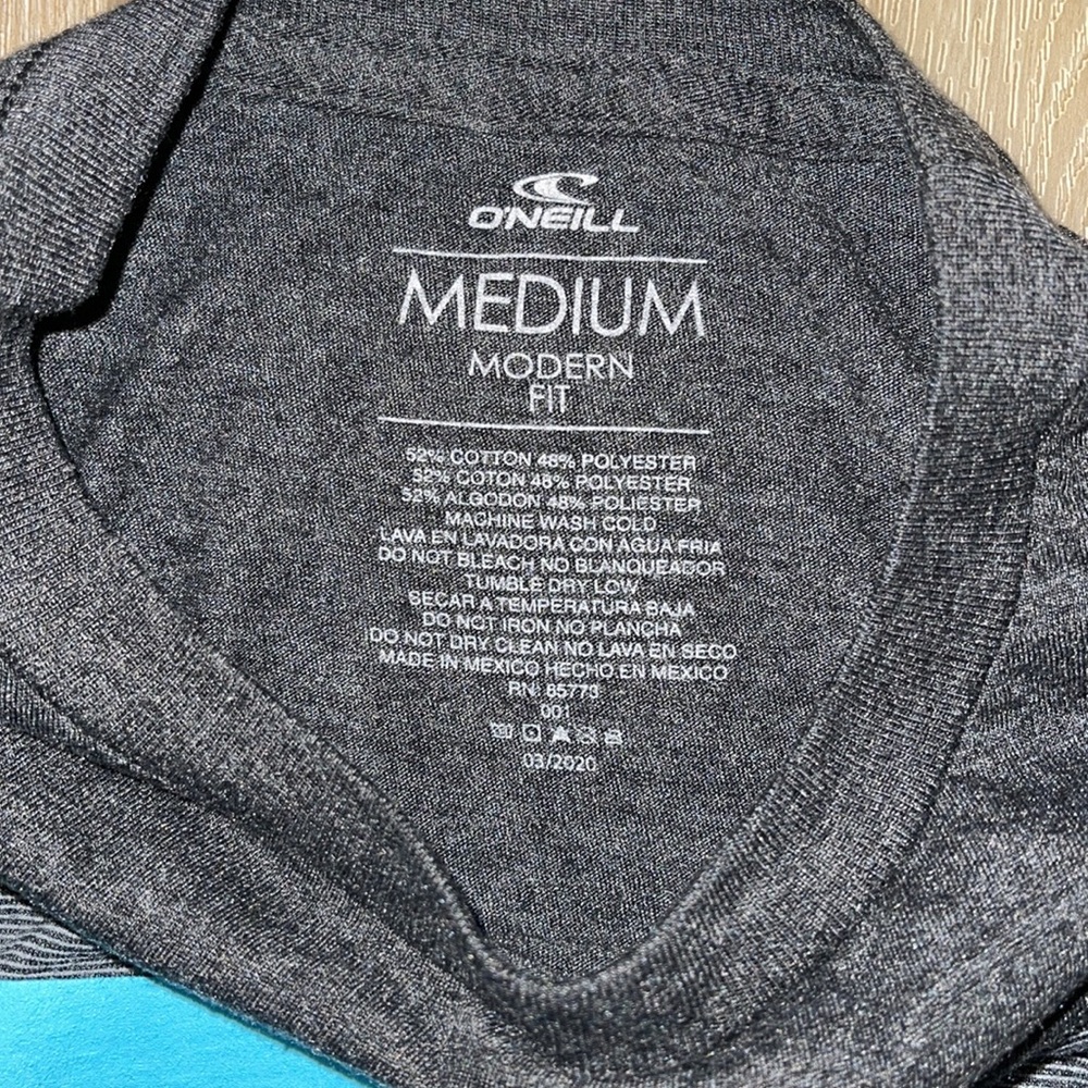 Men’s O’Neil Heather gray shirt sleeve graphic premium Tshirt men’s size M - Picture 3 of 4